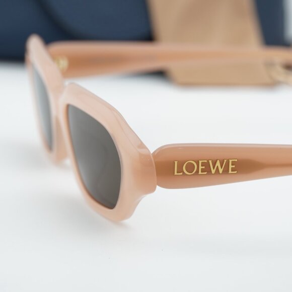 Loewe LW40157U 72E Rectangle Sunglasses – Shiny Pink\\Brown